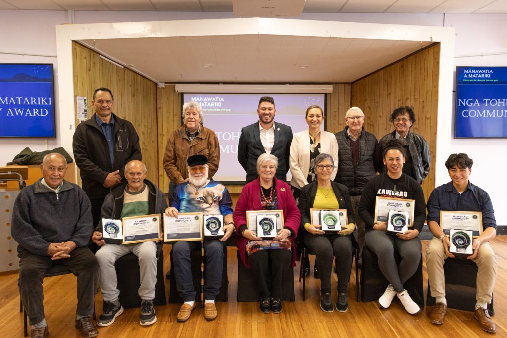 Celebrating the 2024 Community Award winners! Celebrating the 2024 Community Award winners! (Standing from left) Deputy Mayor Aaron Rangihika, John Capener, councillor Justin Ross, Mayor Faylene Tunui, Kawerau community representative Bill Gibson, Pastor Mark Kingi   (sitting from left) Matiu Campbell, Noel Rogers, Paul Heke, Sharon Heke, Marion Vermeulens, Crystal Burnett and Sidney Waiari